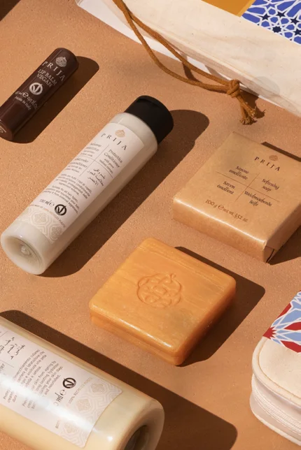Mini cosmetici e accessori Prija per la camera d’hotel