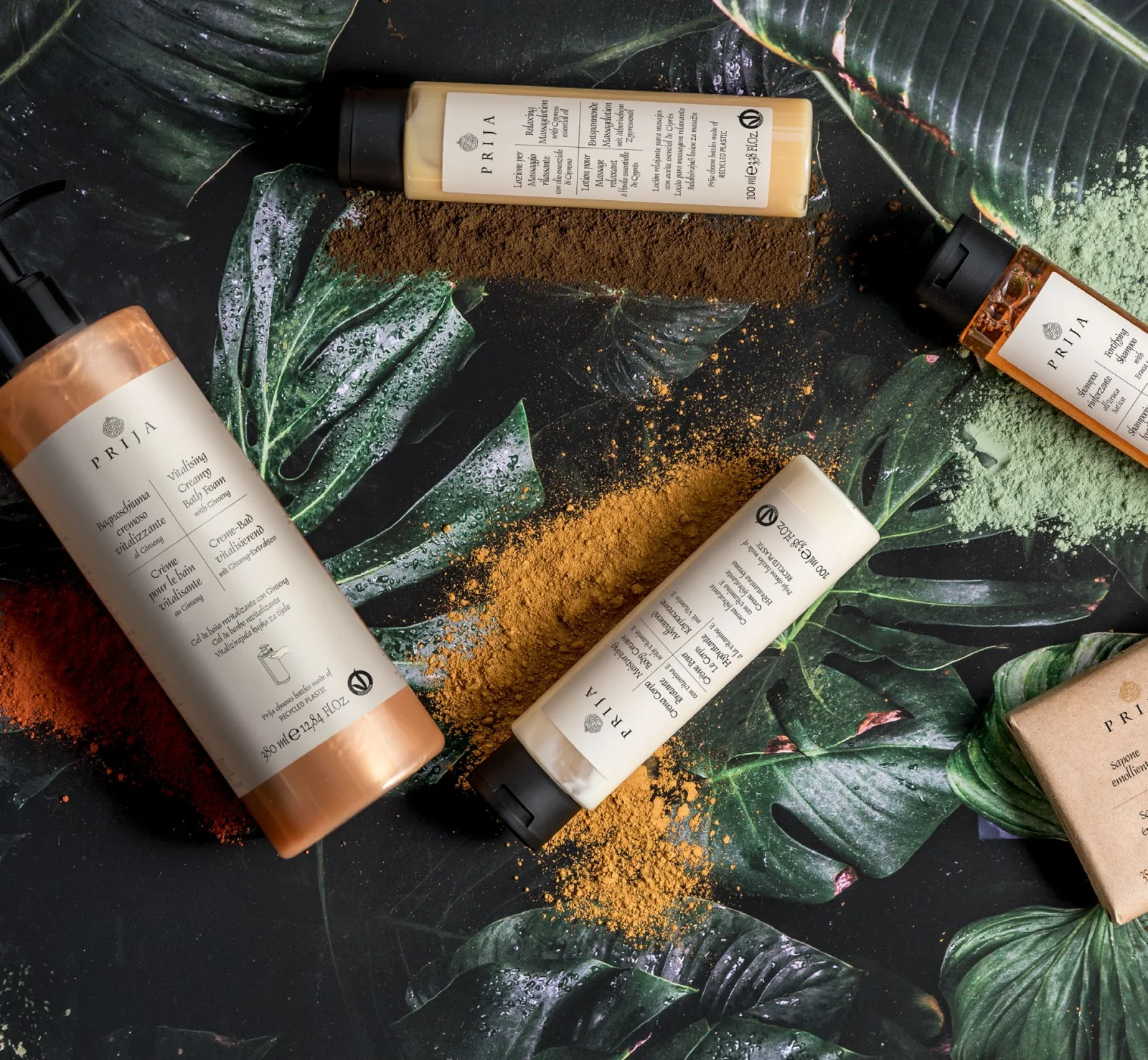 Cosmetici Prija tra foglie verdi e pigmenti color ocra